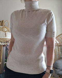 Pull col roulé manches courtes beige