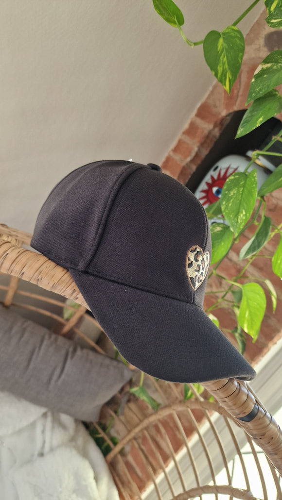 Casquette noire Coeur Léo