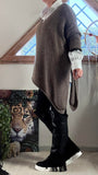 Pull Asymétrique taupe